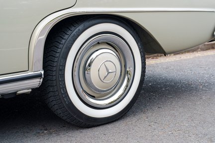 Mercedes-Benz S Class 300SE Fintail W112 "Königsflosse" 13