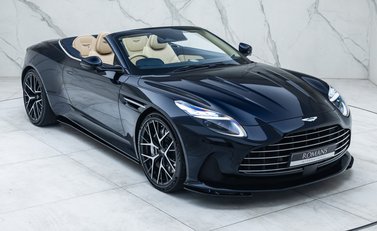 Aston Martin DB12 Volante 14