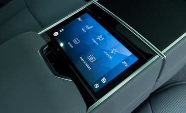 Land Rover Range Rover P615 SV LWB 21