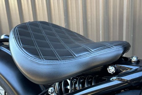 Triumph Bonneville 1.2 Bonneville Bobber Black 6