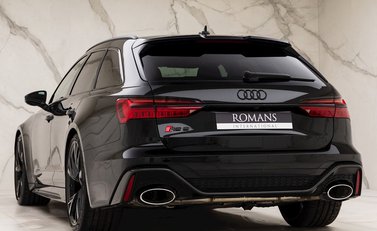Audi RS6 Avant Carbon Black 3