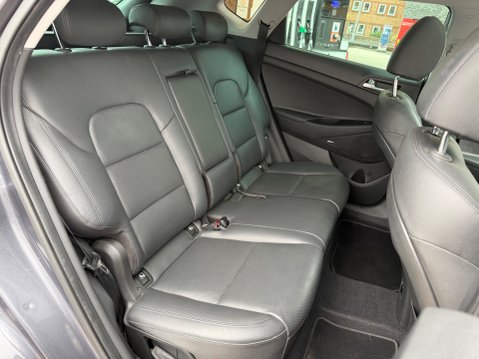 Hyundai TUCSON CRDI PREMIUM SE MHEV 6