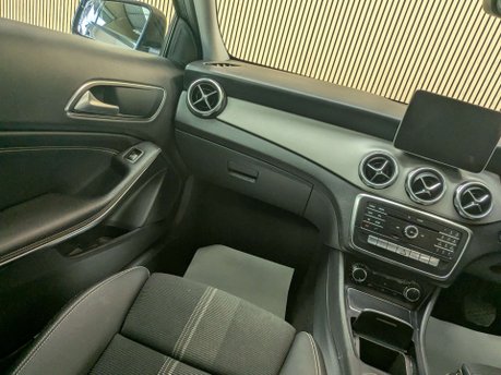Mercedes-Benz GLA 1.6 GLA 180 Urban Edition Auto 5dr 52