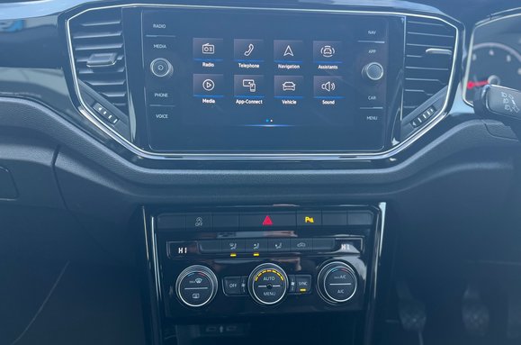 Volkswagen T-Roc BLACK EDITION 1.0 TSI 33