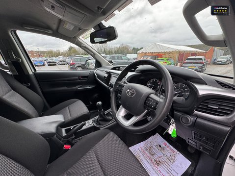 Toyota Hilux Active | 2.4 LT | AC | Sensors | Double Cab | 17