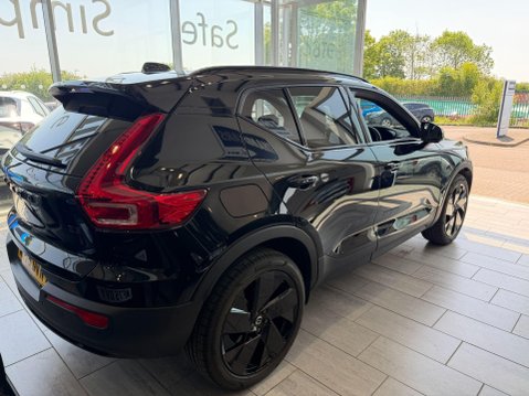 Volvo XC40 2.0 B3 MHEV Ultra Black Edition DCT Auto Euro 6 (s/s) 5dr 8