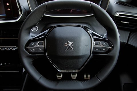 Peugeot 208 PURETECH ALLURE PREMIUM PLUS S/S 20