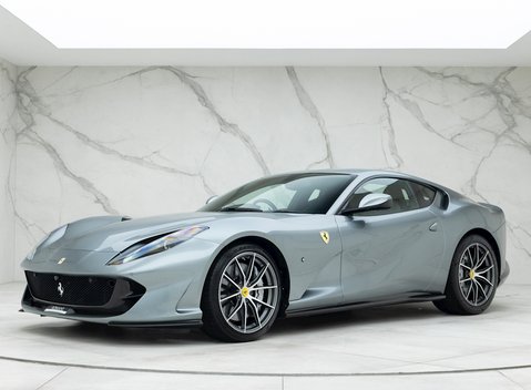 Ferrari 812 Superfast 6