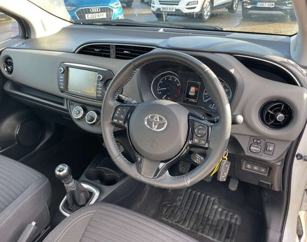 Toyota Yaris 1.5 Yaris Icon Tech VVT-i 5dr 17