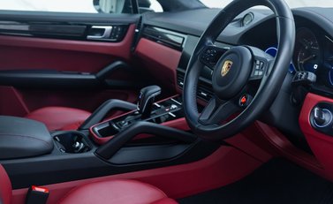 Porsche Cayenne TURBO GT 13