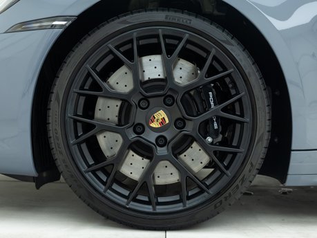 Porsche 911 Targa 4 GTS (992) 