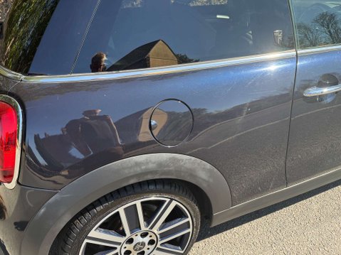 Mini Hatch 1.5 Cooper Exclusive 3dr 26