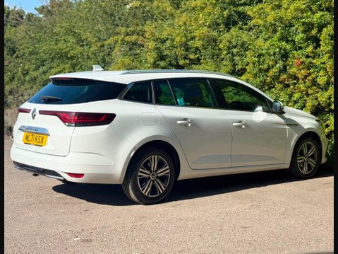 Renault Megane 1.5 Blue dCi Iconic Sport Tourer Euro 6 (s/s) 5dr 8