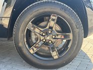 Land Rover Defender 90 D250 Hard Top SE MHEV 32