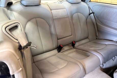 Mercedes-Benz CLK 3.2 CLK320 Elegance Coupe 2dr Petrol Automatic (250 g/km, 215 bhp) 41