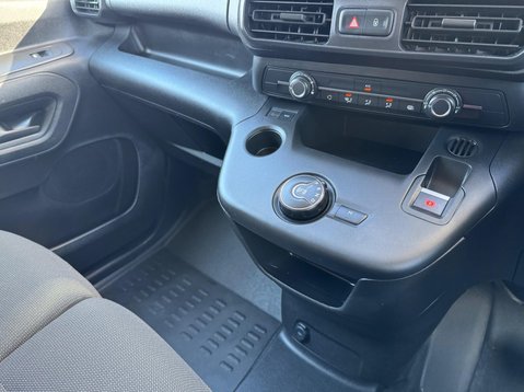 Peugeot Partner BLUEHDI PROFESSIONAL PREMIUM PLUS L1 18