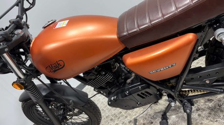 Mash Seventy 125CC 2022 21