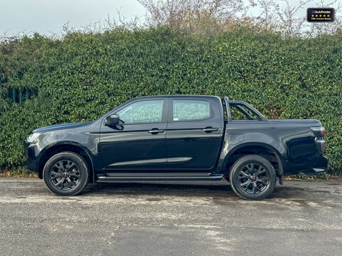 Isuzu D-Max V-Cross | AUTO | 1.9LT | AC | Sensors | Camera | Tow Bar| 5
