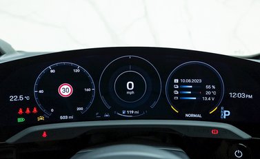 Porsche Taycan GTS Sport Turismo 17