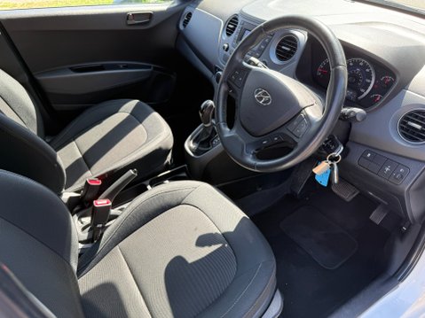 Hyundai i10 SE AUTOMATIC 12