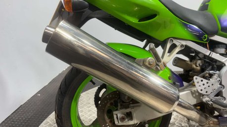 Kawasaki ZX ZX9R 1999 44K SPARES OR REPAIR PROJECT BIKE 900CC SUPER SPORT 26