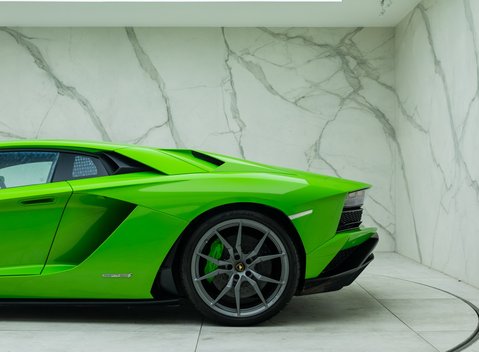 Lamborghini Aventador S LP 740-4 32