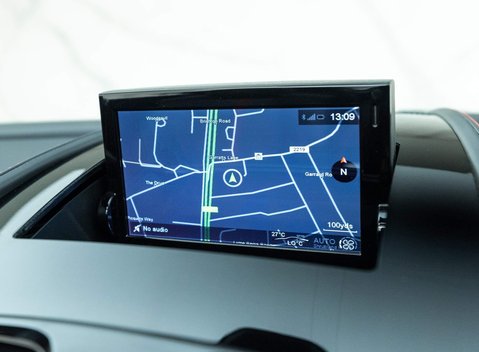 Aston Martin V12 Vantage S Roadster 17