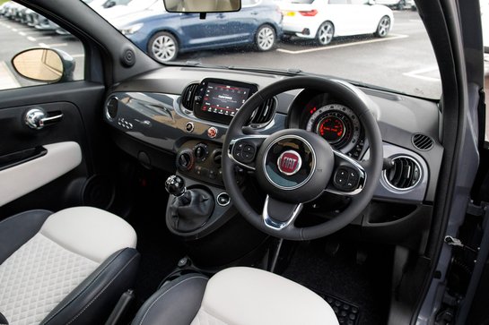 Fiat 500 DOLCEVITA MHEV