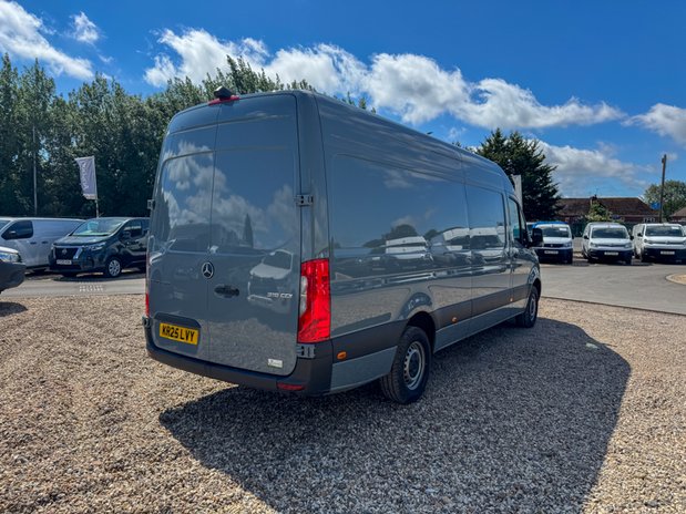 Mercedes-Benz Sprinter AUTO LWB L3H2 High Roof Air Con Cam EURO 6 6