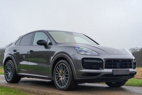 Porsche Cayenne TURBO S E-HYBRID 2