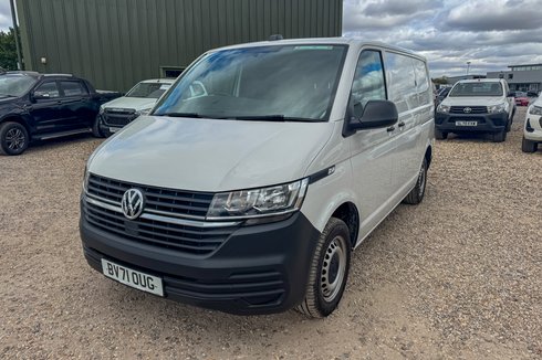 Volkswagen Transporter AUTO SWB L1H1 Low Roof Startline T32 Air Con Sensors EURO 6
