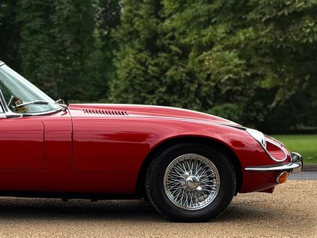 Jaguar E-Type 2+2 13
