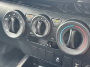 Toyota Hilux Active 4WD D-4D ECB Pickup 19
