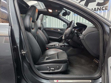 Audi RS4 4.2 FSI V8 Estate 5dr Petrol S Tronic quattro Euro 5 (450 ps) 41