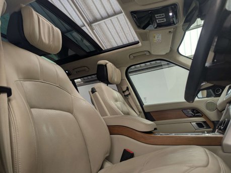 Land Rover Range Rover 3.0 Range Rover Autobiography Auto 4WD 5dr 59