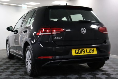 Volkswagen Golf S TSI 19