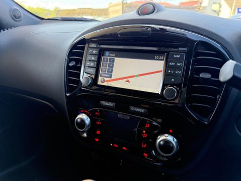 Nissan Juke 1.6 n-tec Euro 5 5dr (17in Alloy) 15
