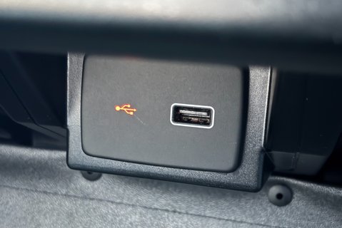 Peugeot Boxer 333 L1 H1 120 ps BlueHdi Professional - Sat Nav & Air Con 24