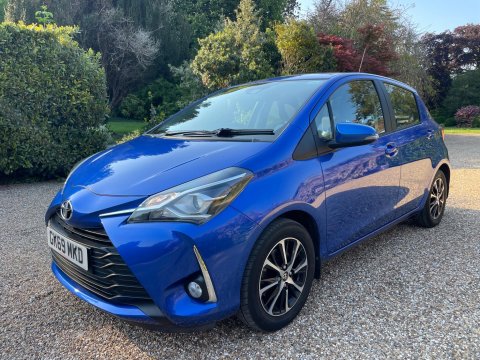 Toyota Yaris 1.5 VVT-i Icon Tech Hatchback 5dr Petrol CVT Euro 6 (111 ps) 6