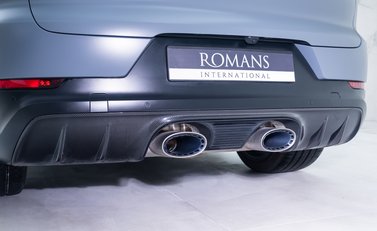 Porsche Cayenne TURBO E-HYBRID Coupe with GT Package 36