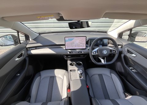 MG MG4 EV 64kWh PREMIUM LONG RANGE 12