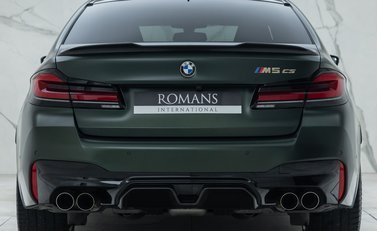 BMW M5 CS 8