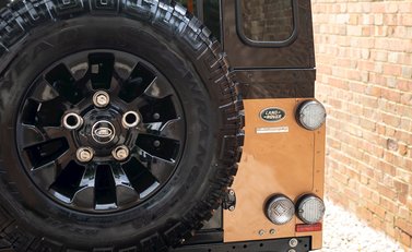 Land Rover Defender 90 Autobiography Edition 23