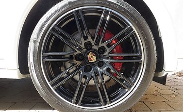 Porsche Cayenne GTS 9