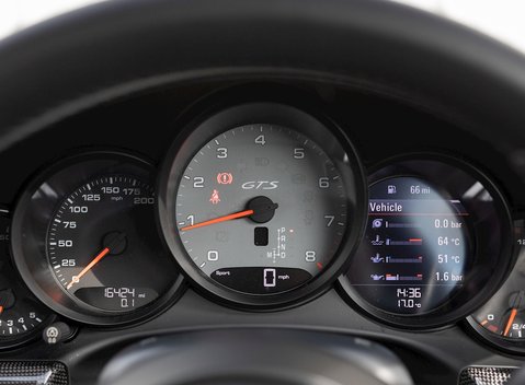 Porsche 911 Carrera GTS (991.2) 17
