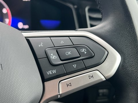 Volkswagen Polo LIFE TSI 31