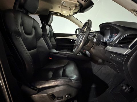 Volvo XC90 D5 MOMENTUM AWD 17