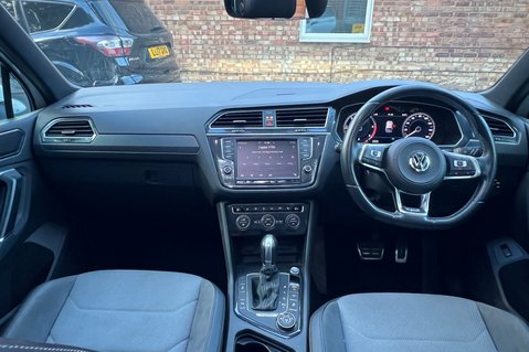 Volkswagen Tiguan R LINE TDI BMT 4MOTION DSG - PAN ROOF -2 OWNERS - 10 SERVICES 9