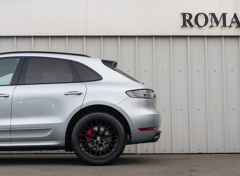 Porsche Macan GTS 30