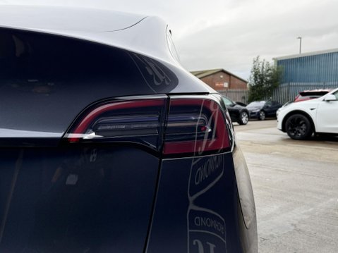 Tesla Model Y (Dual Motor) Long Range SUV 5dr Electric Auto 4WDE (384 bhp) 19